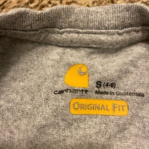 Grey long sleeve carheartt shirt